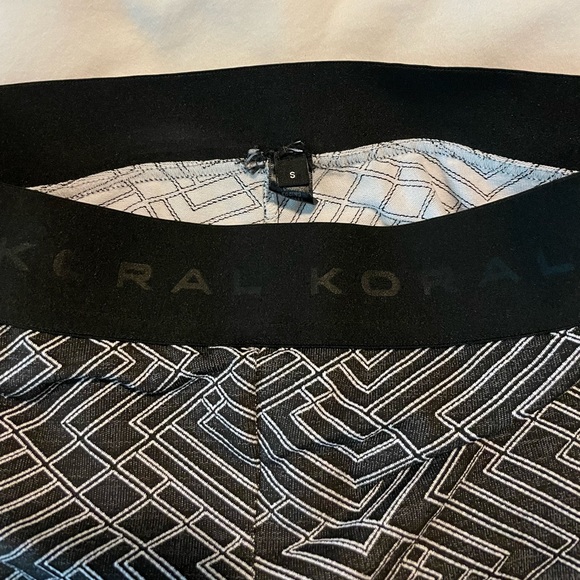 Koral Geometric Legging - Picture 4 of 5